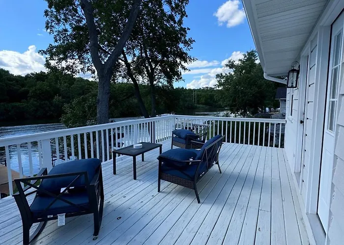 Waterfront Private Dock Two *
